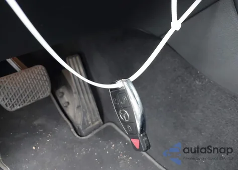 2018 Mercedes-Benz Glc 300 z USA, uszkodzony, nr VIN WDC0G4JB6JV110553